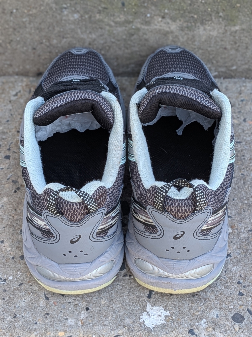 ASICS Women's Gray Athletic Running Shoes with Mint Accents Size 7 - Picture 4 of 5
